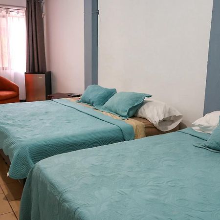 Hotel Hoja De Oro Corcovado Puerto Jiménez 객실 사진