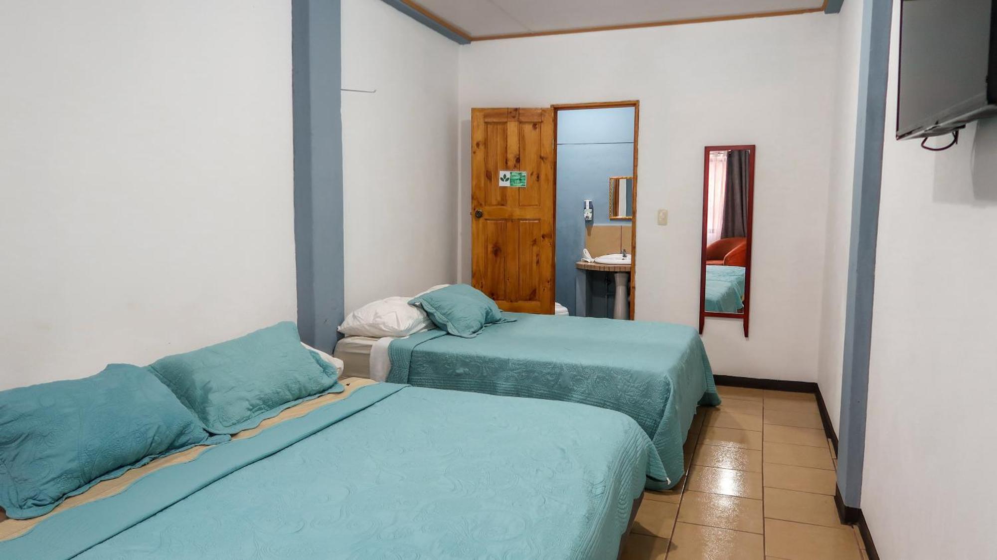 Hotel Hoja De Oro Corcovado Puerto Jiménez 객실 사진